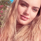 SadeceFans profil resmi roosaelinas