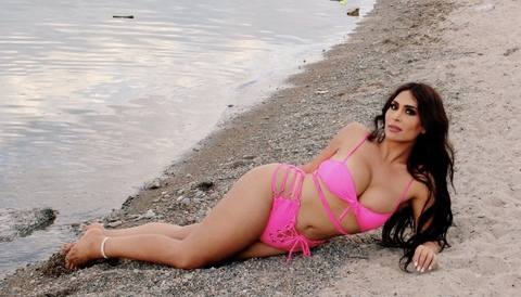 Gambar header OnlyFans shiraz_karam