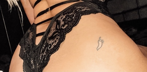 Imagen del encabezado de OnlyFans de shirleycvc