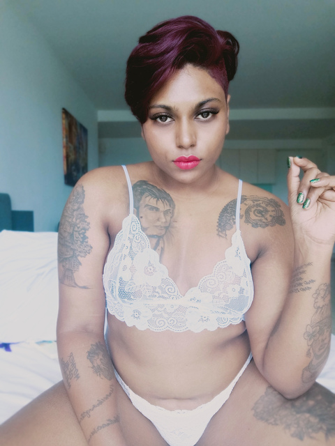 Imagen del encabezado de OnlyFans de silkysutravvip