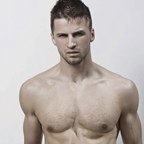 ओनलीफ़ैंस प्रोफ़ाइल चित्र simondexterxxx