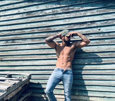 AlleenFans hoofdafbeelding str3lly