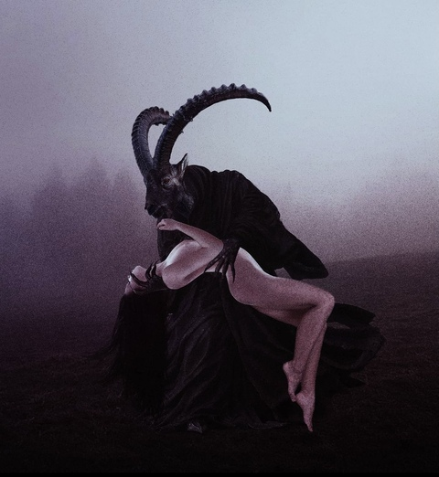 OnlyFans header picture tarcprincess