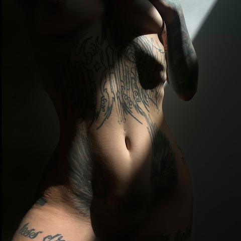 Imagen del encabezado de OnlyFans de tattstonner