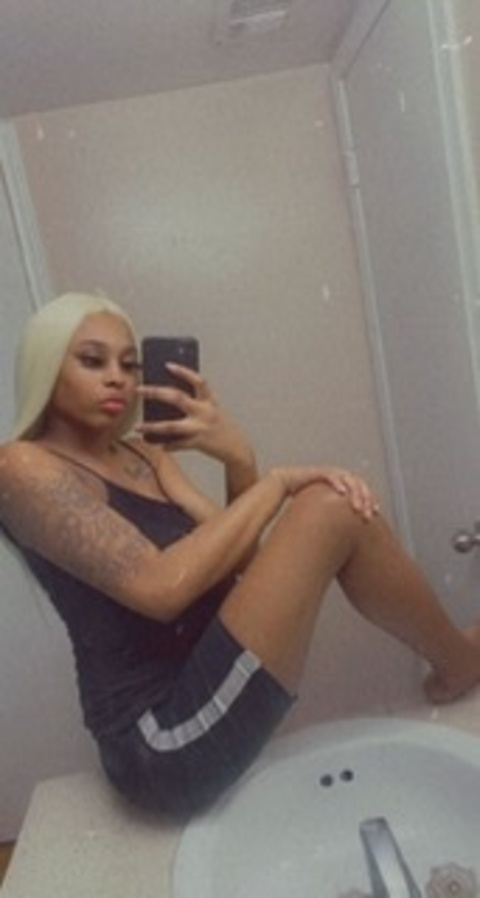 OnlyFans başlık resmi tharealnenebalenciaga