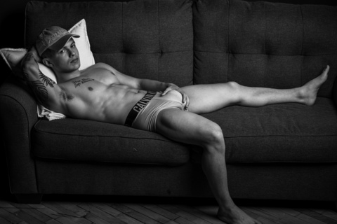 Imagen del encabezado de OnlyFans de the-entertainer