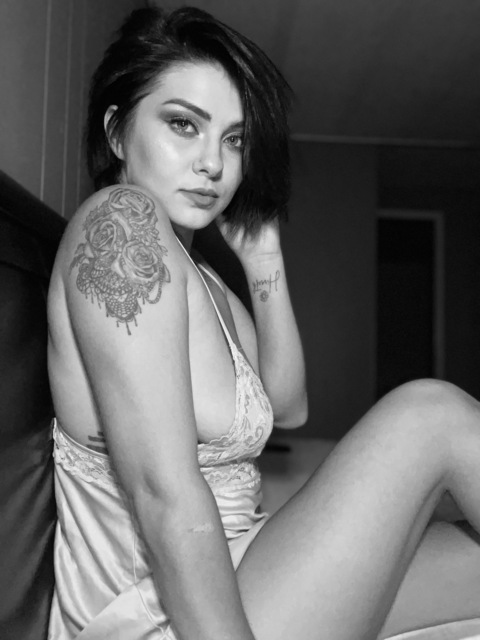 ओनलीफैंस हेडर चित्र the_savvi