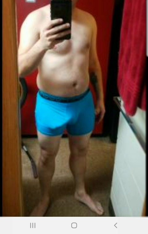 OnlyFans başlık resmi theboredhomie