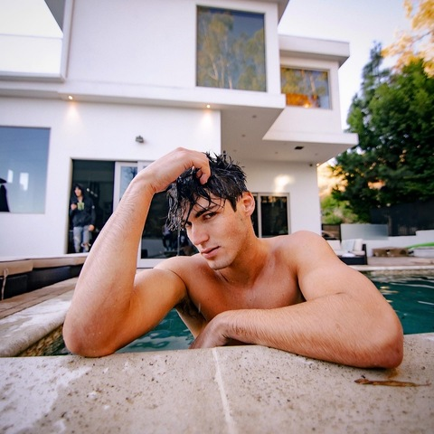 ओनलीफैंस हेडर चित्र themaxmarshall