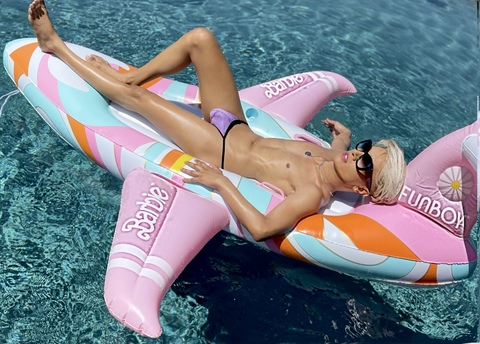 Imagen del encabezado de OnlyFans de theofficialbarbieboi