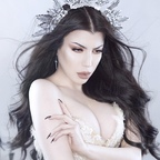 ओनलीफ़ैंस प्रोफ़ाइल चित्र threnodyinvelvet