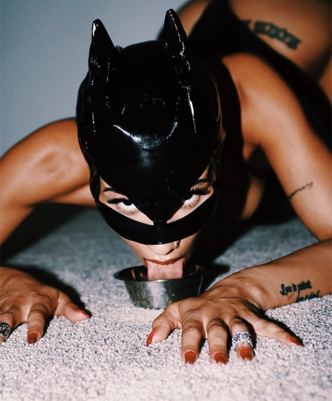 AlleenFans hoofdafbeelding tiahlarosa