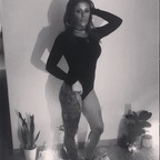 ओनलीफ़ैंस प्रोफ़ाइल चित्र tiny.tan.tattooed