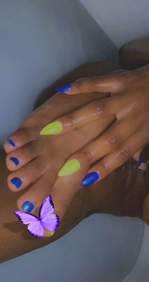 Imagen del encabezado de OnlyFans de tinybowleggs