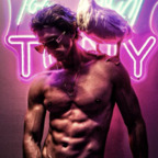 OnlyFans 프로필 사진 tooturntuncensored