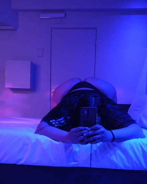 OnlyFansのヘッダー画像 tragawaskaa