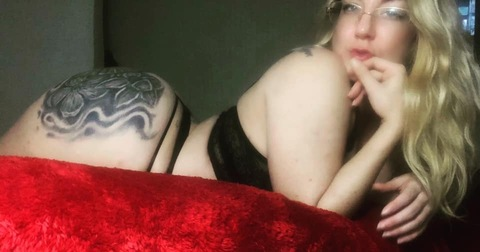 OnlyFans header picture trixyblacc