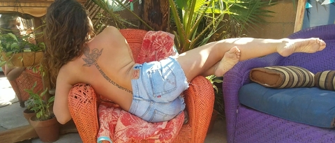 OnlyFansのヘッダー画像 tylakelly