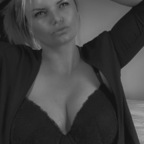 ओनलीफ़ैंस प्रोफ़ाइल चित्र u183124017