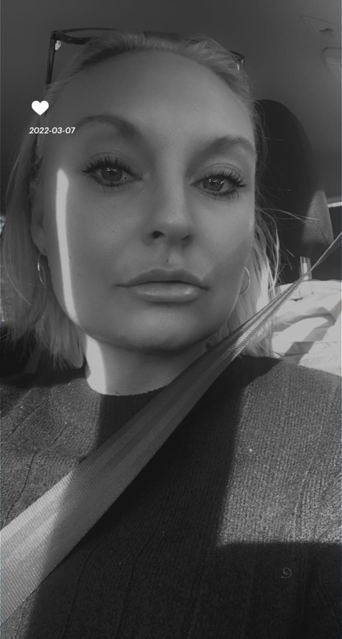 ओनलीफैंस हेडर चित्र u206879119