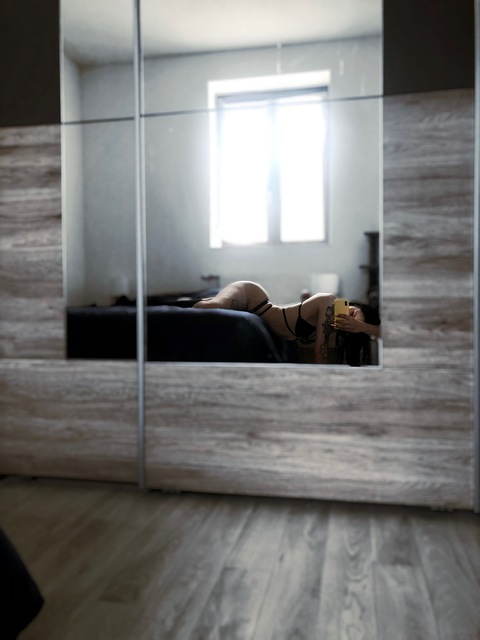 ओनलीफैंस हेडर चित्र victoire.wbd