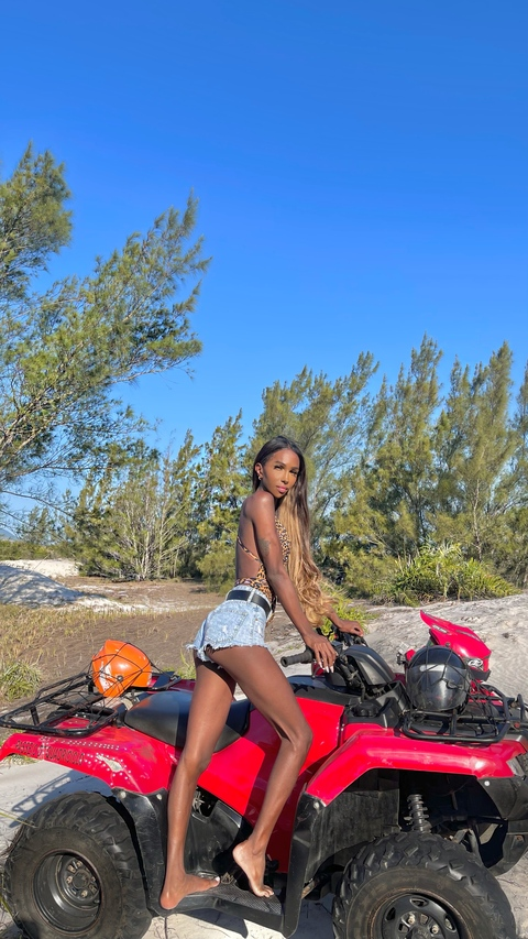 OnlyFans Titelbild victoriacarolino