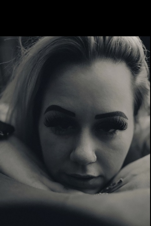 Imagen del encabezado de OnlyFans de whitecocoa18