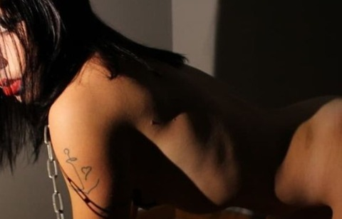 ओनलीफैंस हेडर चित्र xogyo