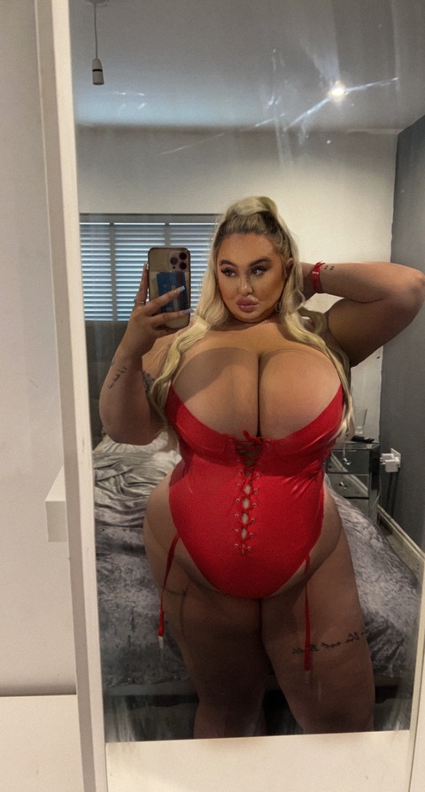 ओनलीफैंस हेडर चित्र xxmace99