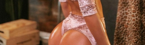 OnlyFansのヘッダー画像 your_girlxoxo