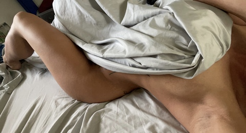 ओनलीफैंस हेडर चित्र yourgirlchey