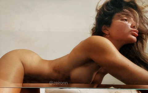 Gambar header OnlyFans zeironn